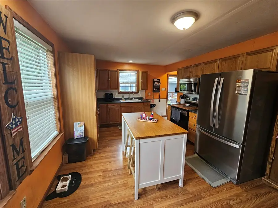 1110 Sunrise Dr, New Castle, PA 16105 - #3