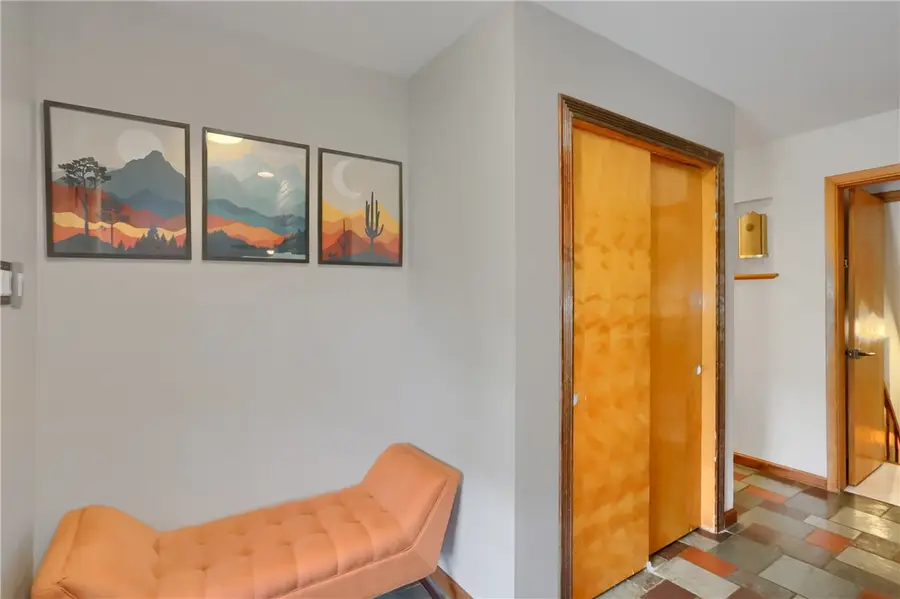 9198 Foxhunt Rd, Pittsburgh, PA 15237 - #3
