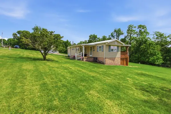 128 Roskovich, Belle Vernon, PA 15012