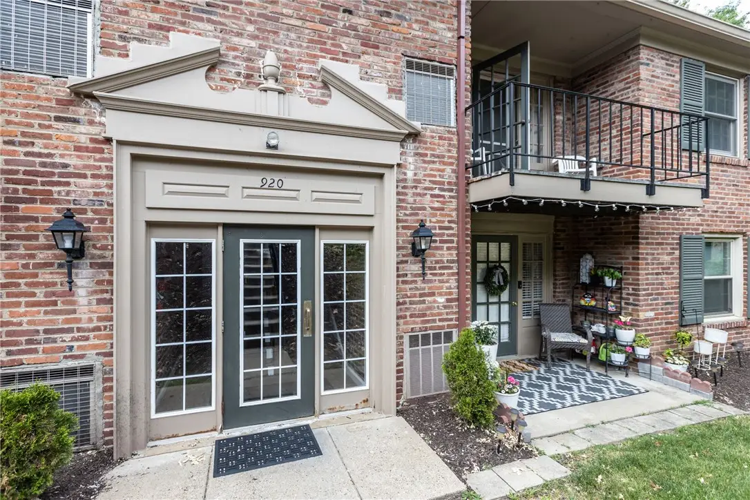 920 Margarite Dr #J, Pittsburgh, PA 15216 - #1