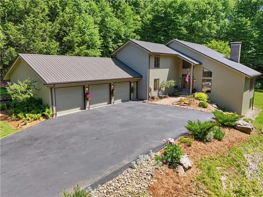 30 Croyhill Dr, Indiana, PA 15701 - #3