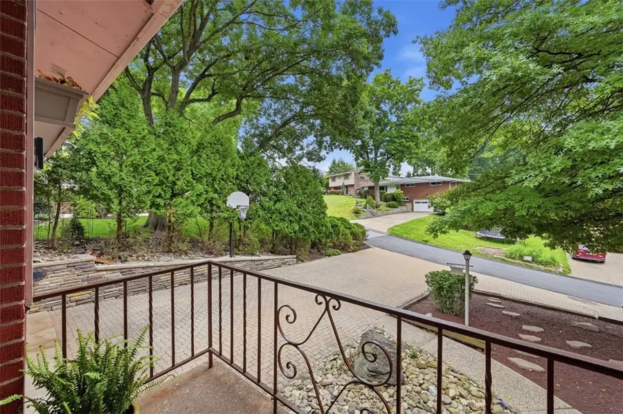 228 Hillock Ln, Pittsburgh, PA 15236 - #3
