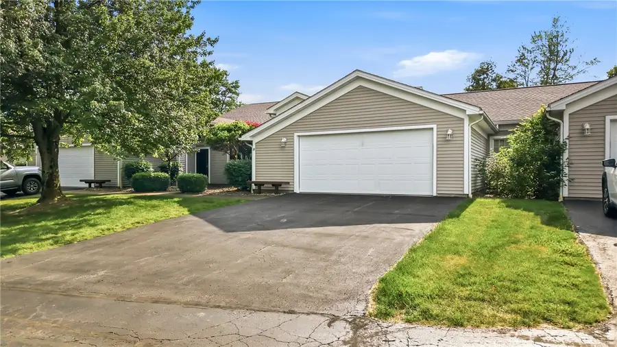 19 Golfwood Dr #19, Hermitage, PA 16148 - #3
