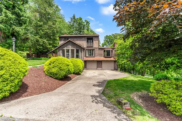 330 Klamath Dr, Pittsburgh, PA 15205