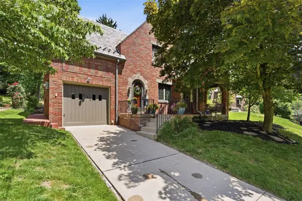 814 Washington Dr, Pittsburgh, PA 15229