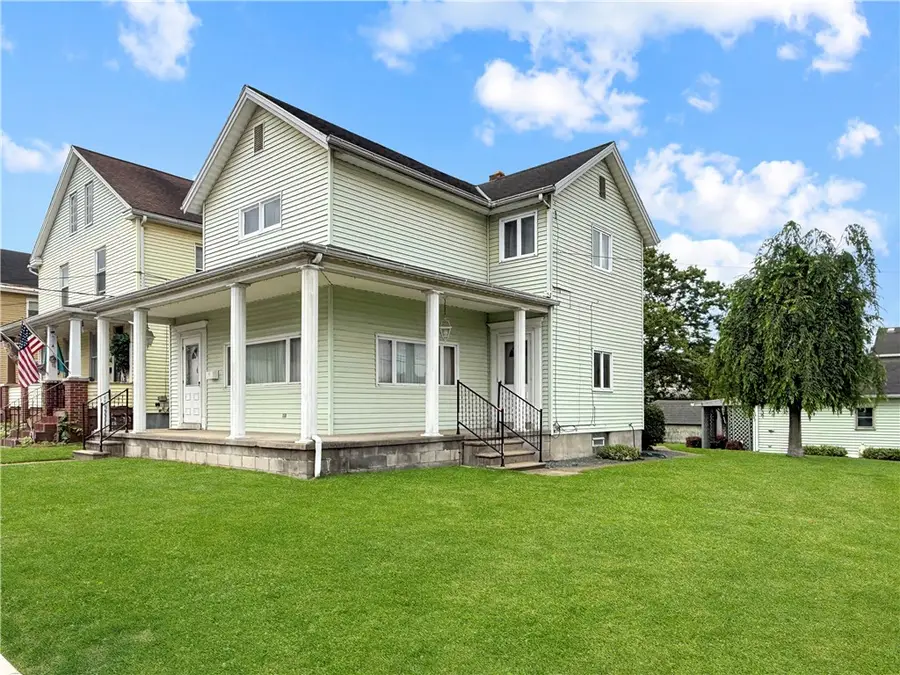 1604 Hanna St, New Castle, PA 16102 - #2
