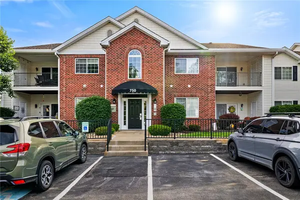 750 Hidden Ridge Ct #301, South Park, PA 15129