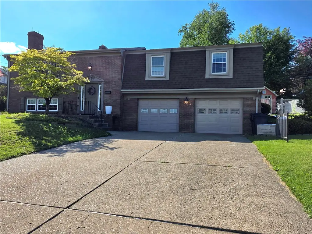 2130 Lebanon Dr, McKeesport, PA 15135 - #1