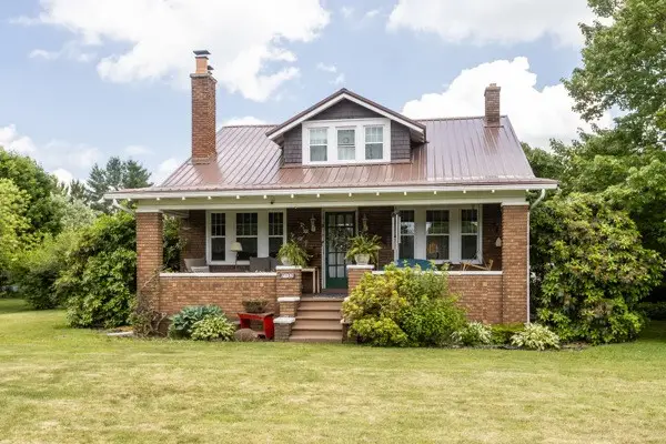 2132 Mercer Rd, New Brighton, PA 15066 - #1
