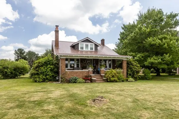 2132 Mercer Rd, New Brighton, PA 15066 - #2