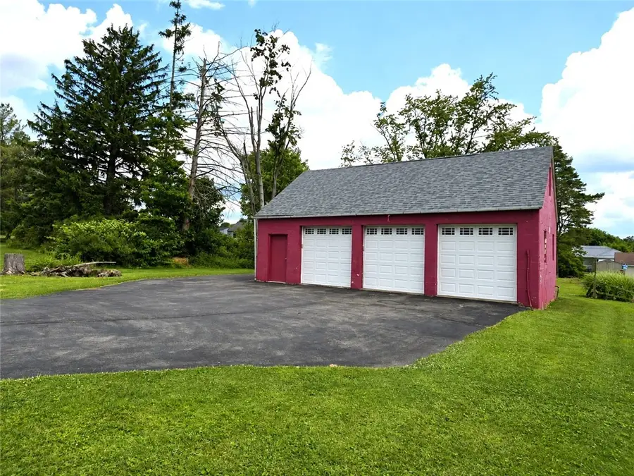 160 N Duffy Rd, Butler, PA 16001 - #2