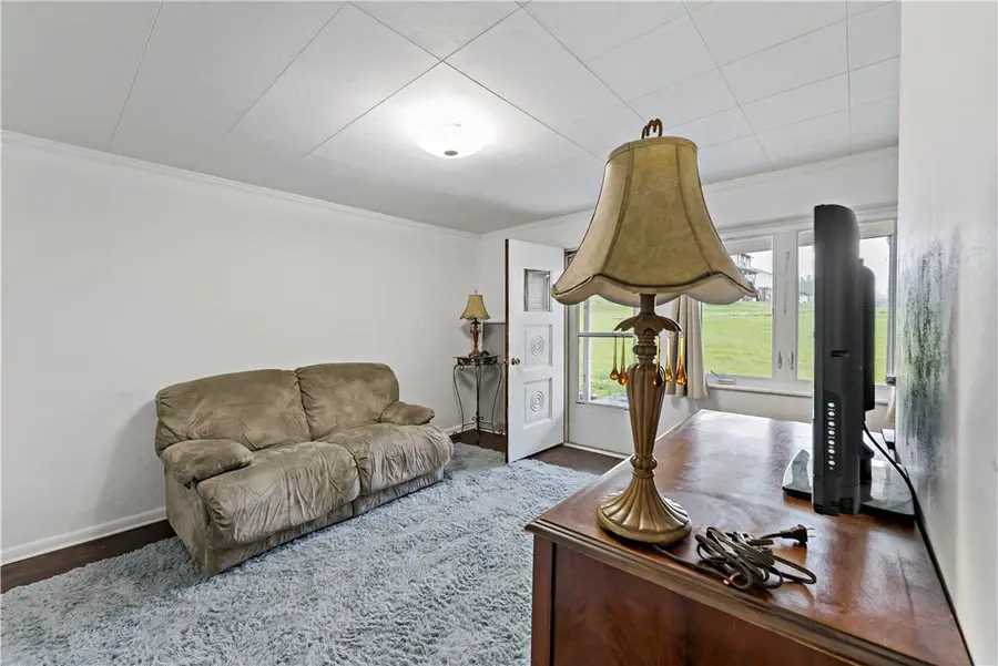 28 Peterson St, Avella, PA 15312 - #3