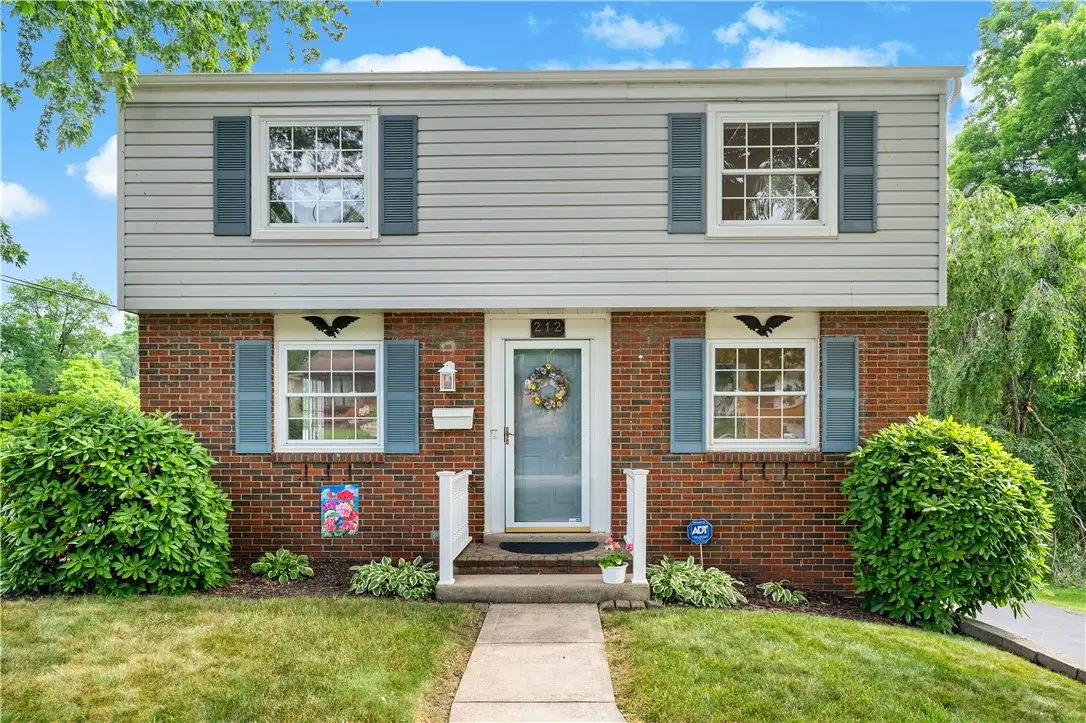 212 Mardi Gras Dr, Pittsburgh, PA 15239 - #1