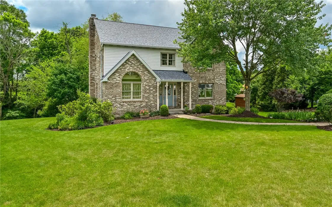 212 Whitehaven Dr, Gibsonia, PA 15044 - #1