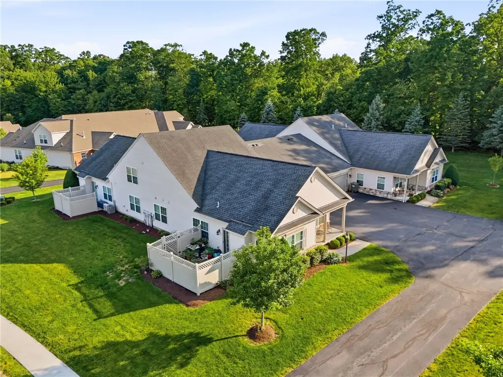 1101 Carriage Ln, Saxonburg, PA 16056 - #1