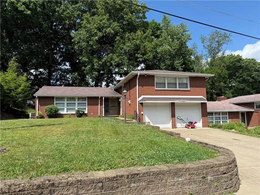 2753 Valleyview Dr, New Kensington, PA 15068 - #1