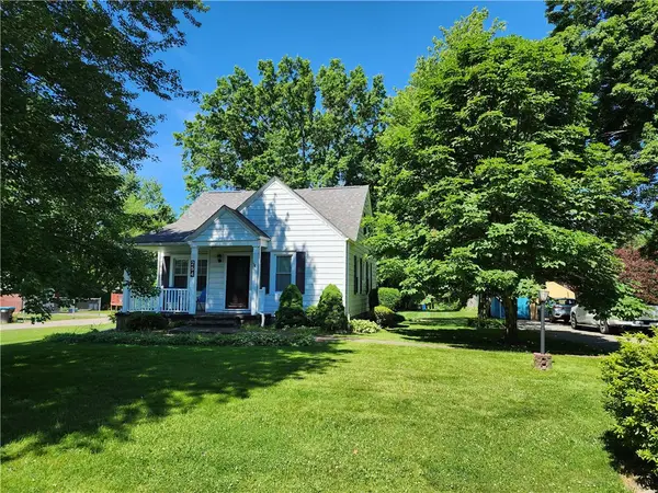 254 Fairmont Dr, Hermitage, PA 16148