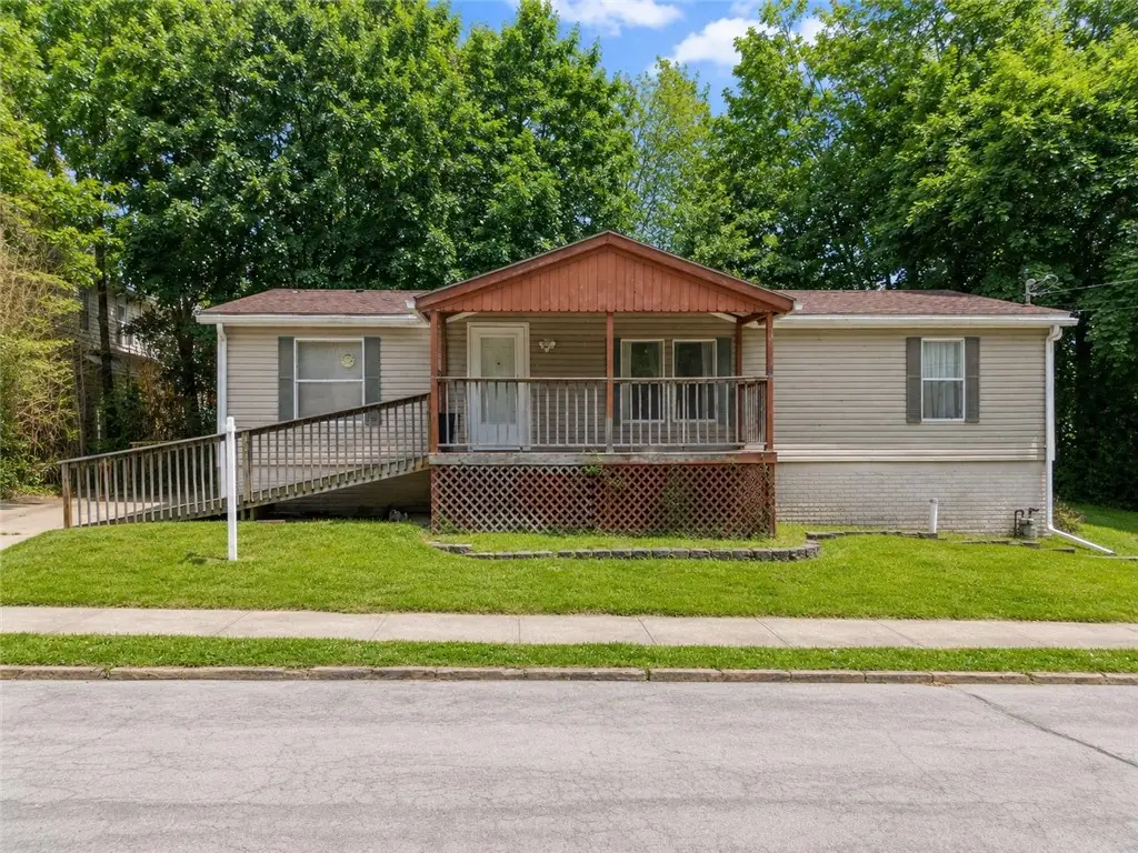 325 N Chestnut St, Butler, PA 16001 - #1