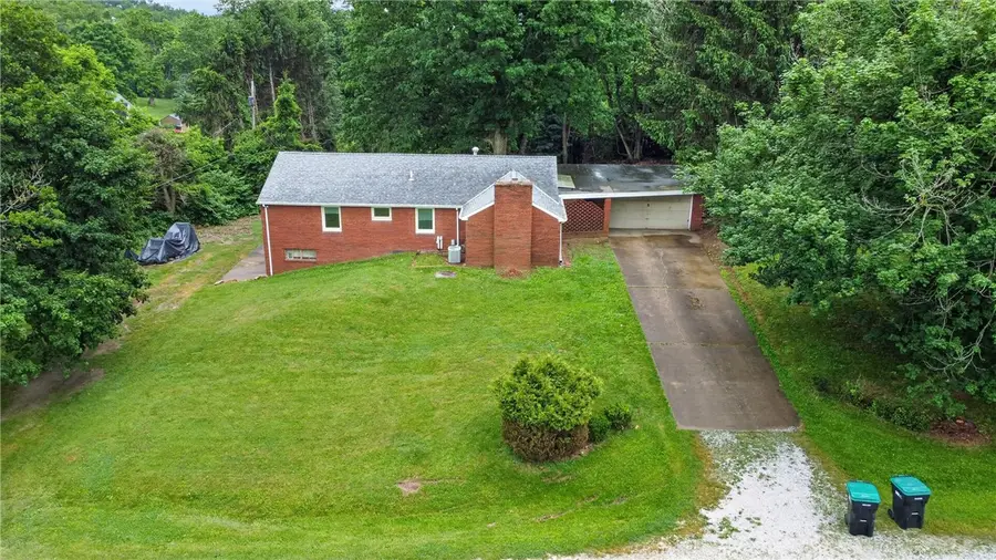 5 Seneca Dr, Finleyville, PA 15332 - #3