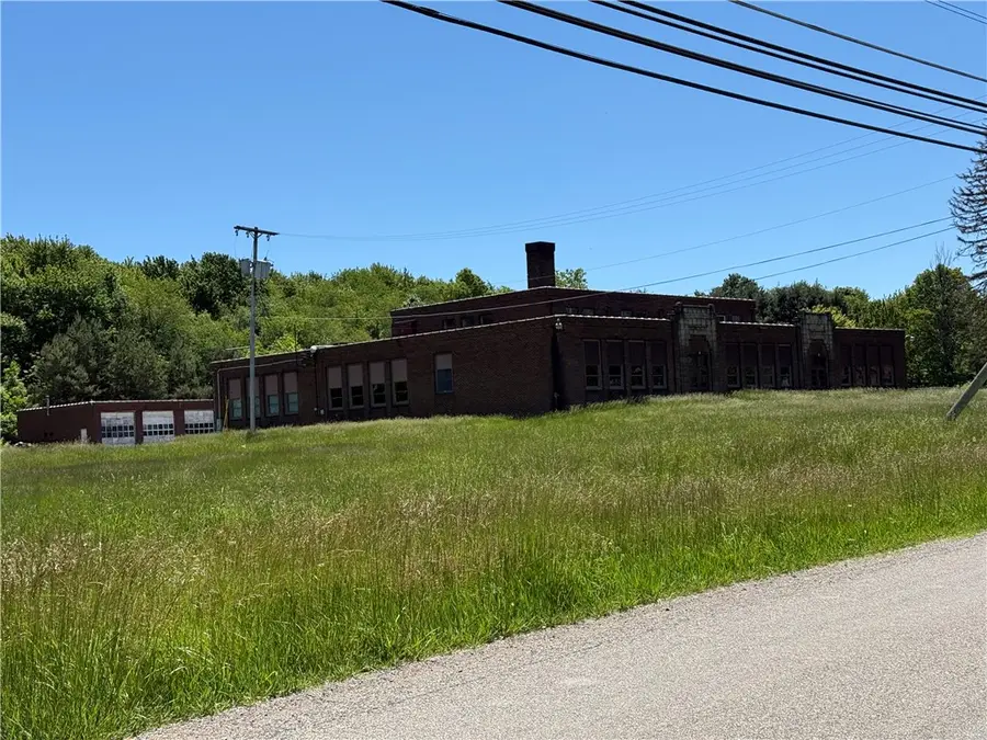 2520 Mill Bridge, New Castle, PA 16101 - #2