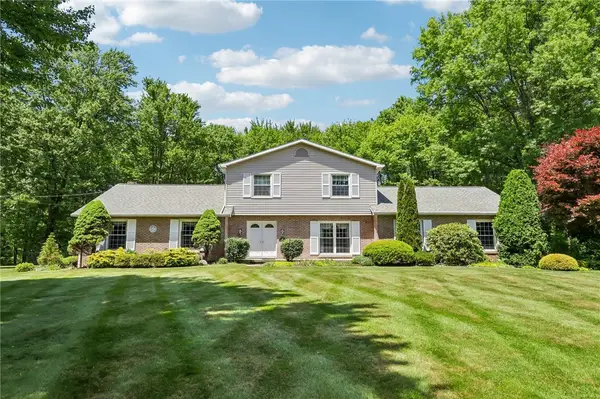 757 Enterprise Rd, Grove City, PA 16127