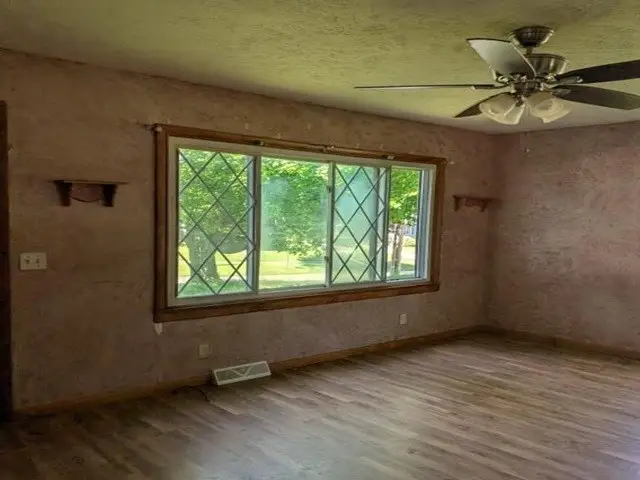 1029 Mechanic St, Girard, PA 16417 - #2