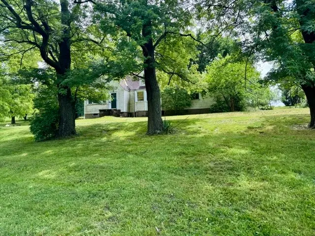 2704 Edith Dr, New Kensington, PA 15068 - #1