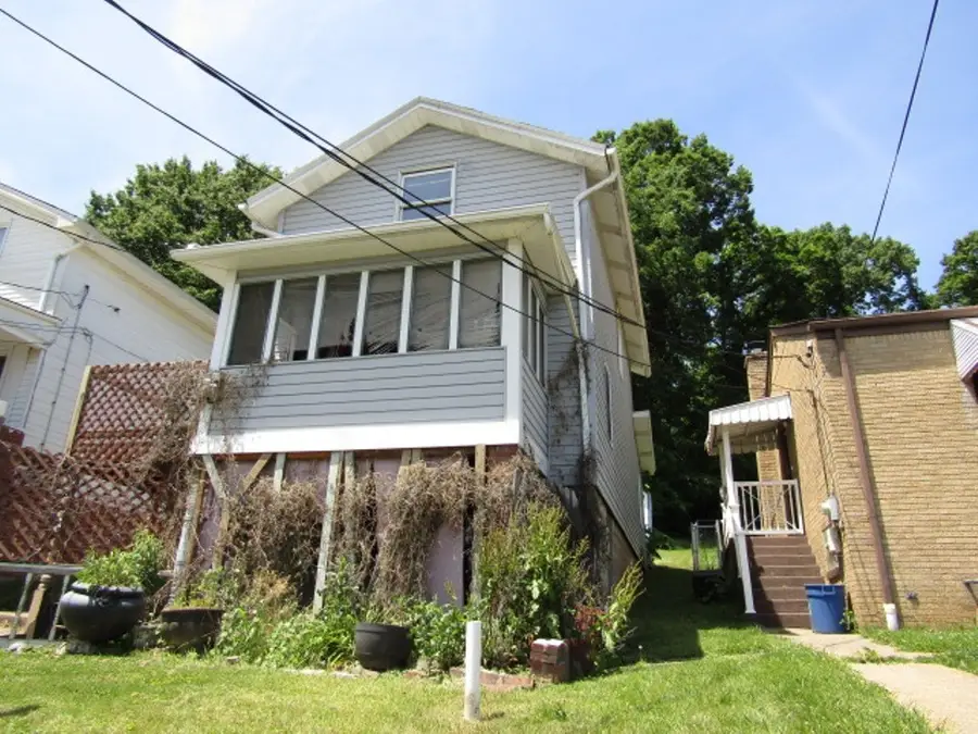 215 Patterson Ave, Bridgeville, PA 15017 - #2