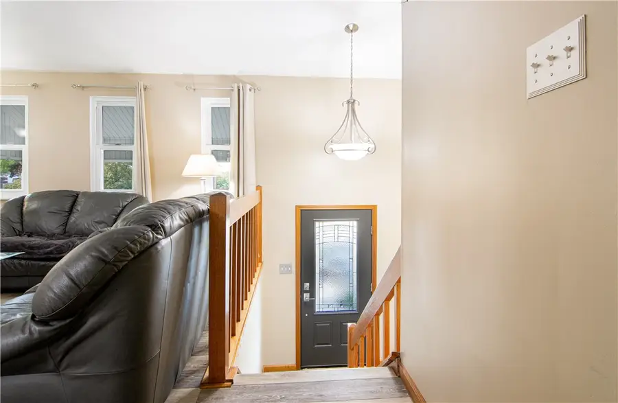 123 Rembrandt Dr, Butler, PA 16002 - #2
