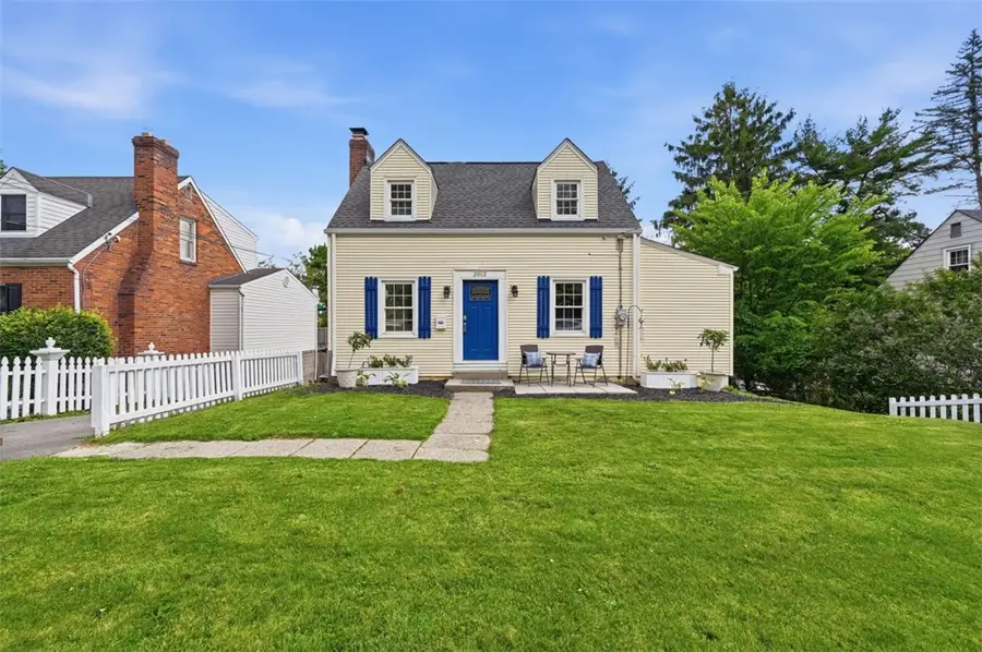 2012 Pleasant St, Bethel Park, PA 15102 - #2