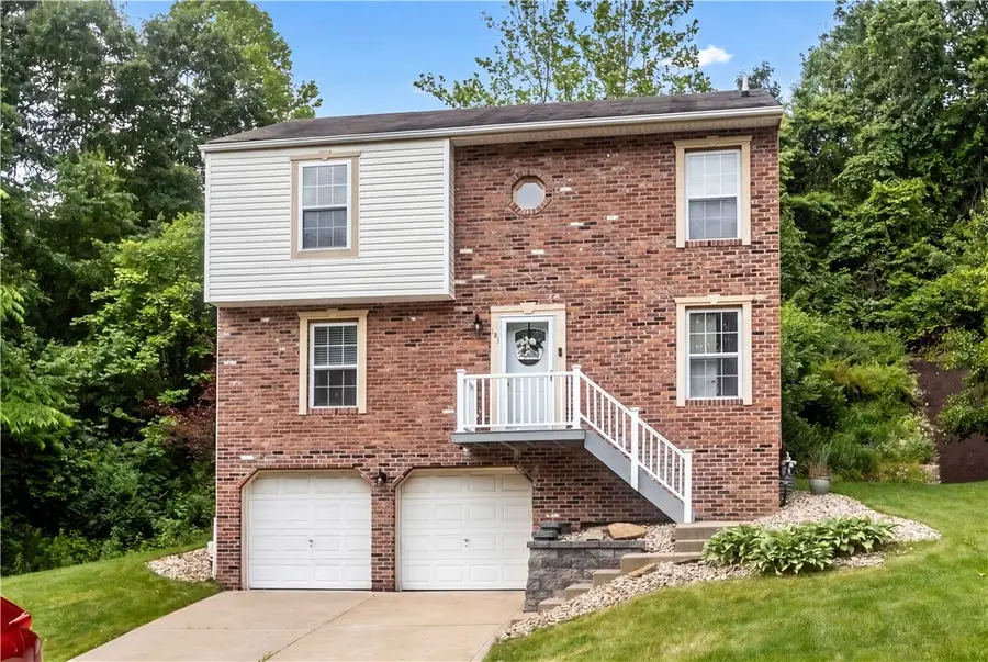 121 Shelbourne Drive, Coraopolis, PA 15108 - #2