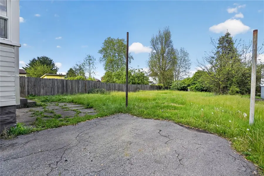 819 Monterey St, Duquesne, PA 15110 - #2