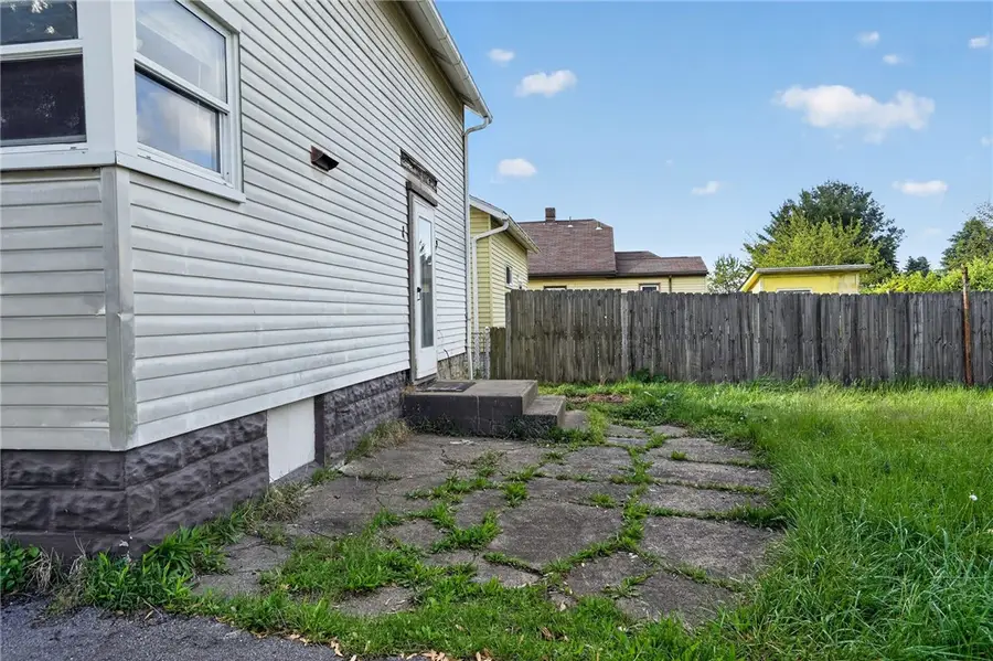 819 Monterey St, Duquesne, PA 15110 - #3