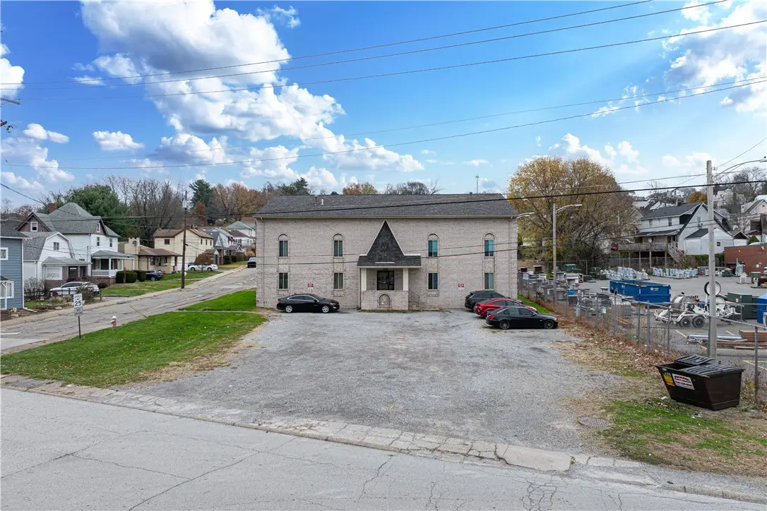 2204 Constitution Blvd, New Kensington, PA 15068 - #1