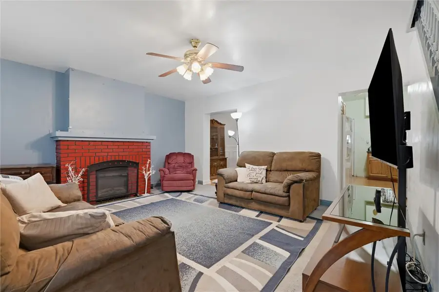 145 Jefferson Ave, Vandergrift, PA 15690 - #3