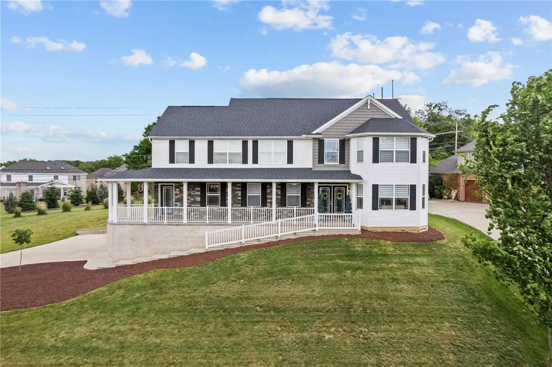 603 Oak Tree Ct, Bridgeville, PA 15017 - #1