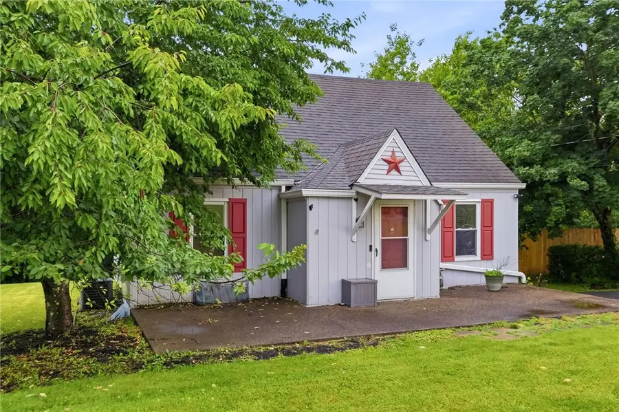 3236 Central Dr, Finleyville, PA 15332 - #3