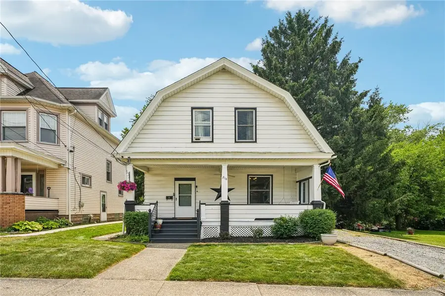 218 E Hillcrest Avenue, New Castle, PA 16105 - #2