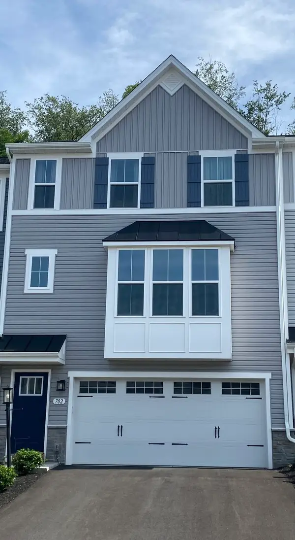 702 Greenwood Drive, Canonsburg, PA 15317