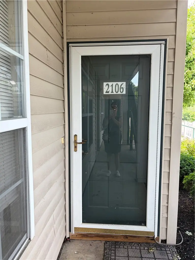 2106 Lenox Dr, Bethel Park, PA 15102 - #2