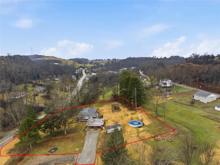 312 Flatwoods Rd, Vanderbilt, PA 15486 - #2