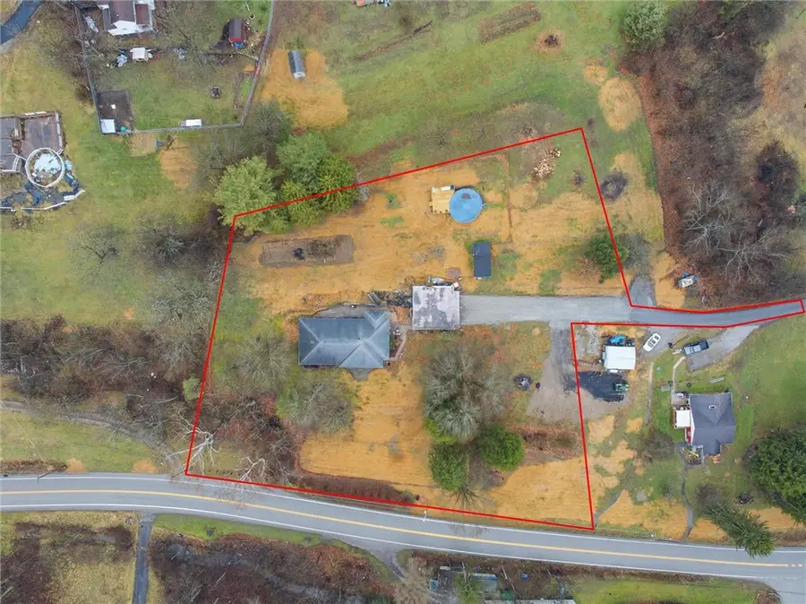 312 Flatwoods Rd, Vanderbilt, PA 15486 - #3