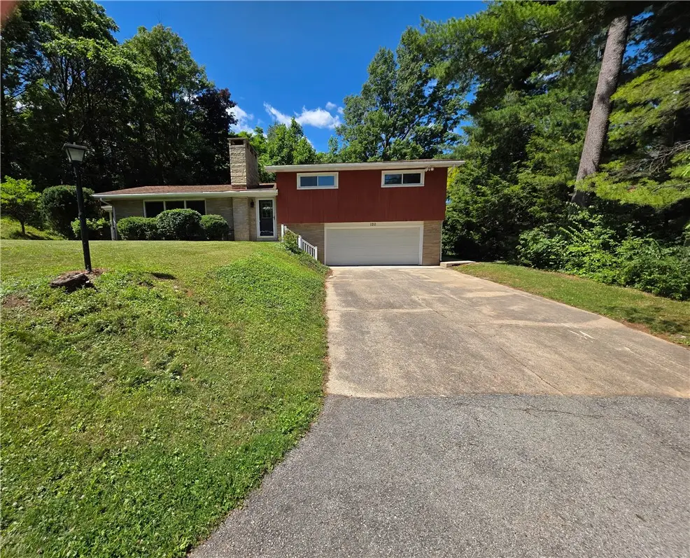 120 Virginia St, Latrobe, PA 15650 - #1