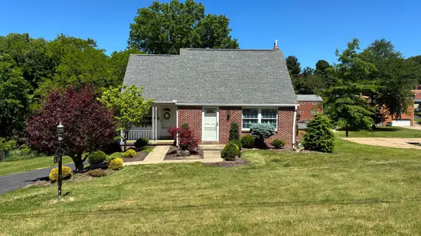 419 Parkridge Drive, Bethel Park, PA 15102