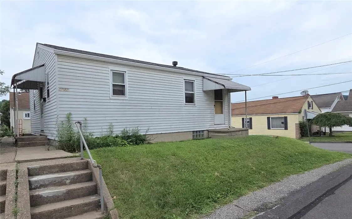 5927 Roslyn St., McKeesport, PA 15135 - #1