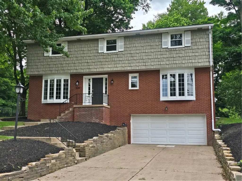 339 Turngate Dr, Bethel Park, PA 15102 - #1