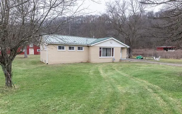 107 Wallace Dr, Darlington, PA 16115