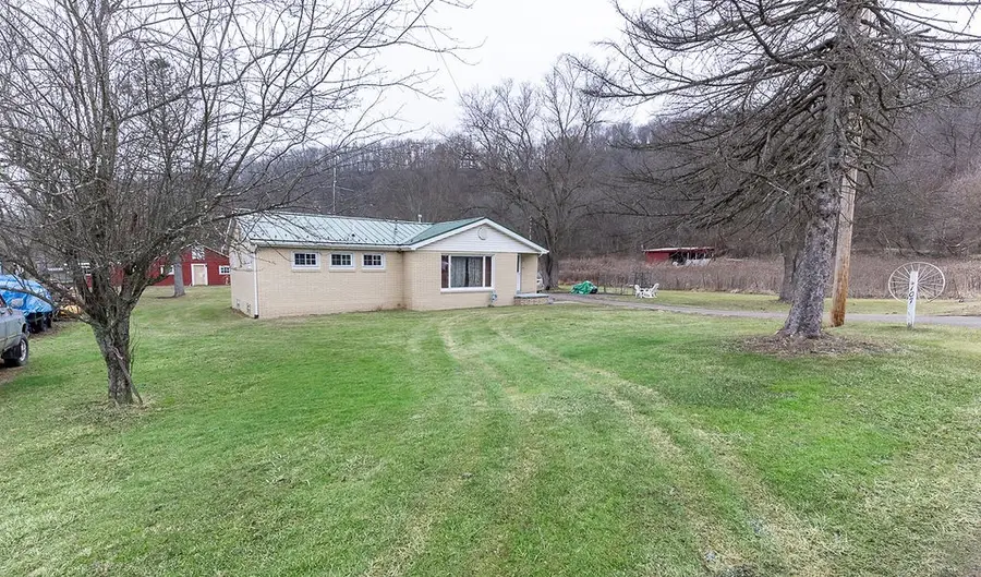 107 Wallace Dr, Darlington, PA 16115 - #2