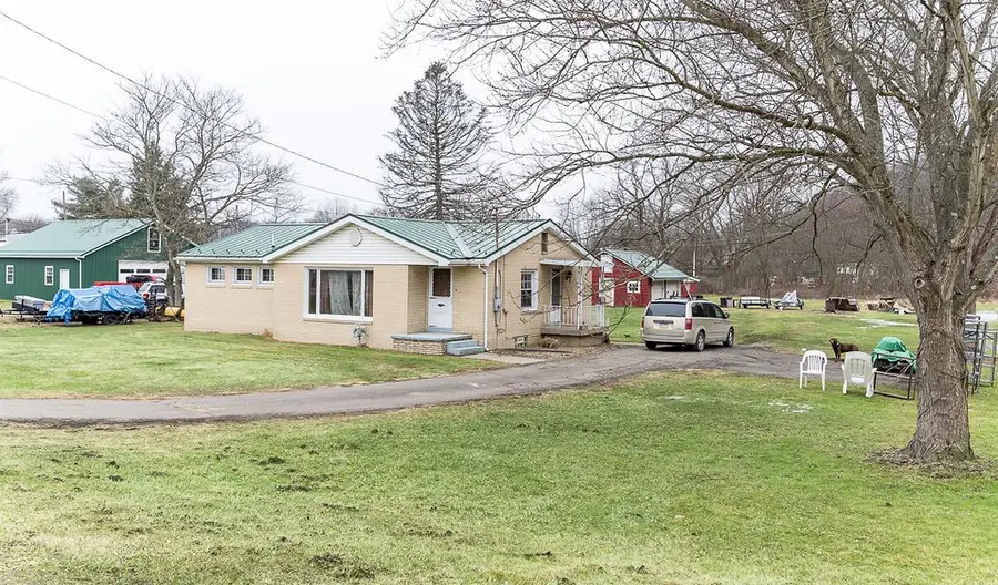 107 Wallace Dr, Darlington, PA 16115 - #3