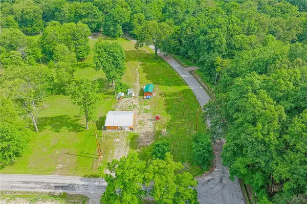 325 Oakdale Road, Darlington, PA 16115